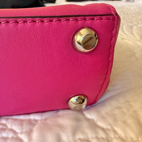 Milly Pink Leather Turnlock Shoulder Bag - Picture 8 of 16